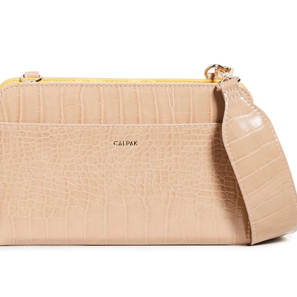 Unopen Calpak sold out Brand new travel Wallet + purse bag - Picture 2 of 5